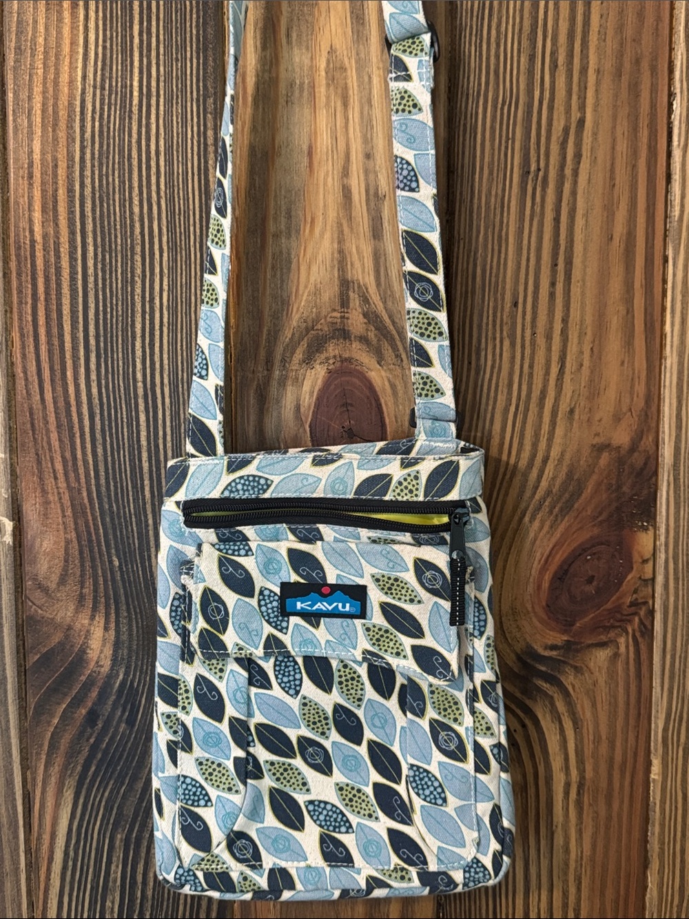 KAVU Keeper Crossbody Bag Canvas Leaf Print Blue Green Purse Satchel